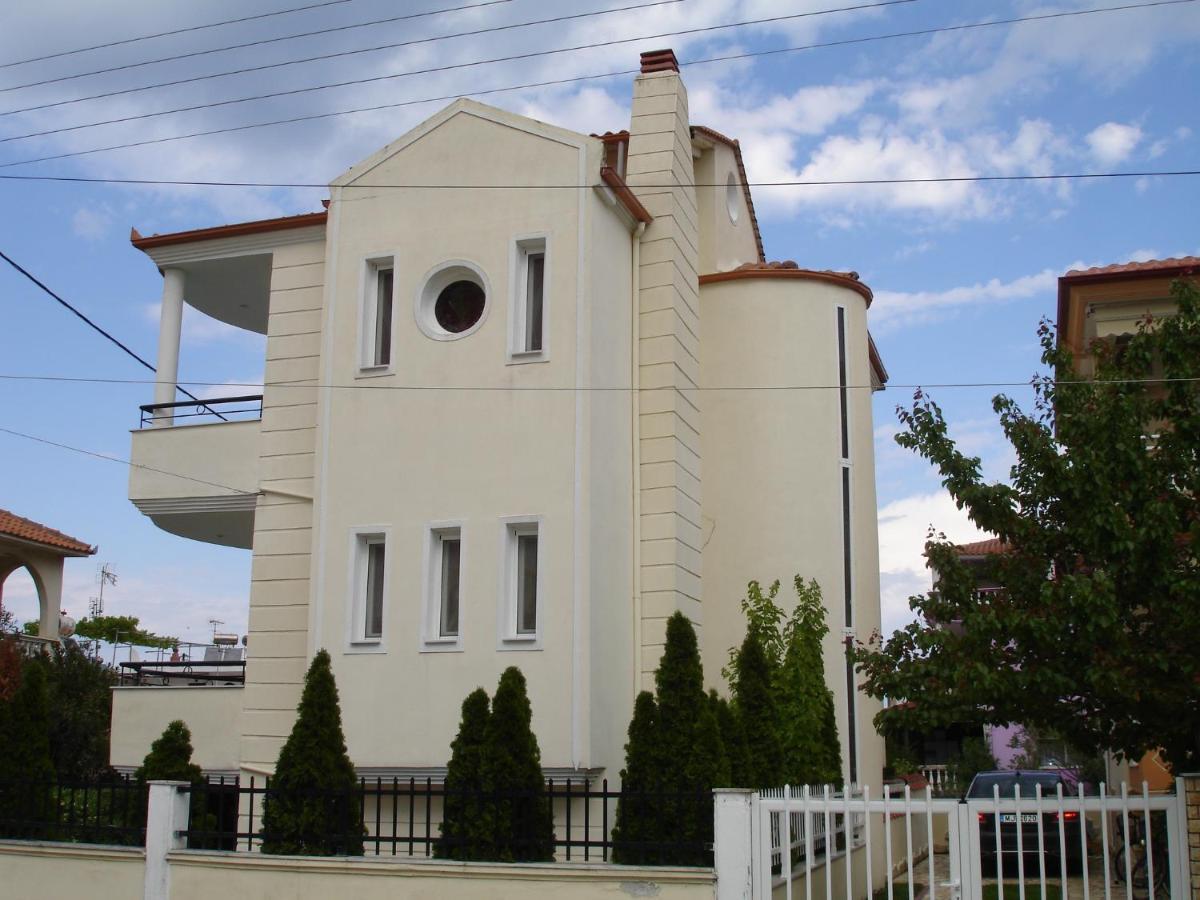 Prime Luxury Villa Beach Front Неа-Врасна Екстер'єр фото